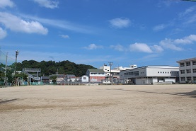 旧牟岐小学校グラウンド.jpg