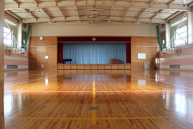 旧牟岐小学校体育館.jpg