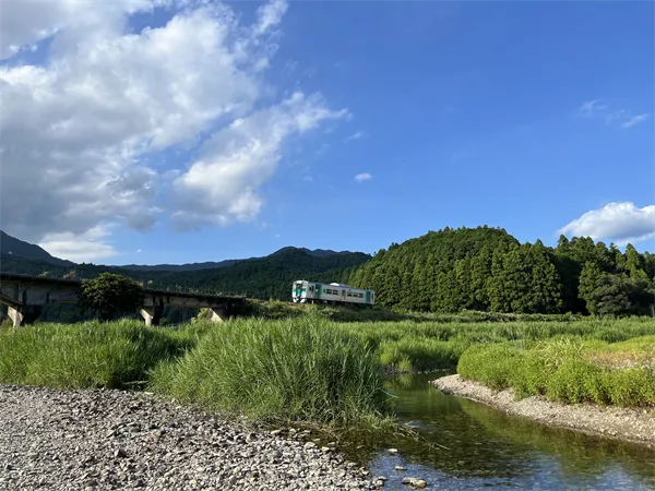五剣山と牟岐線