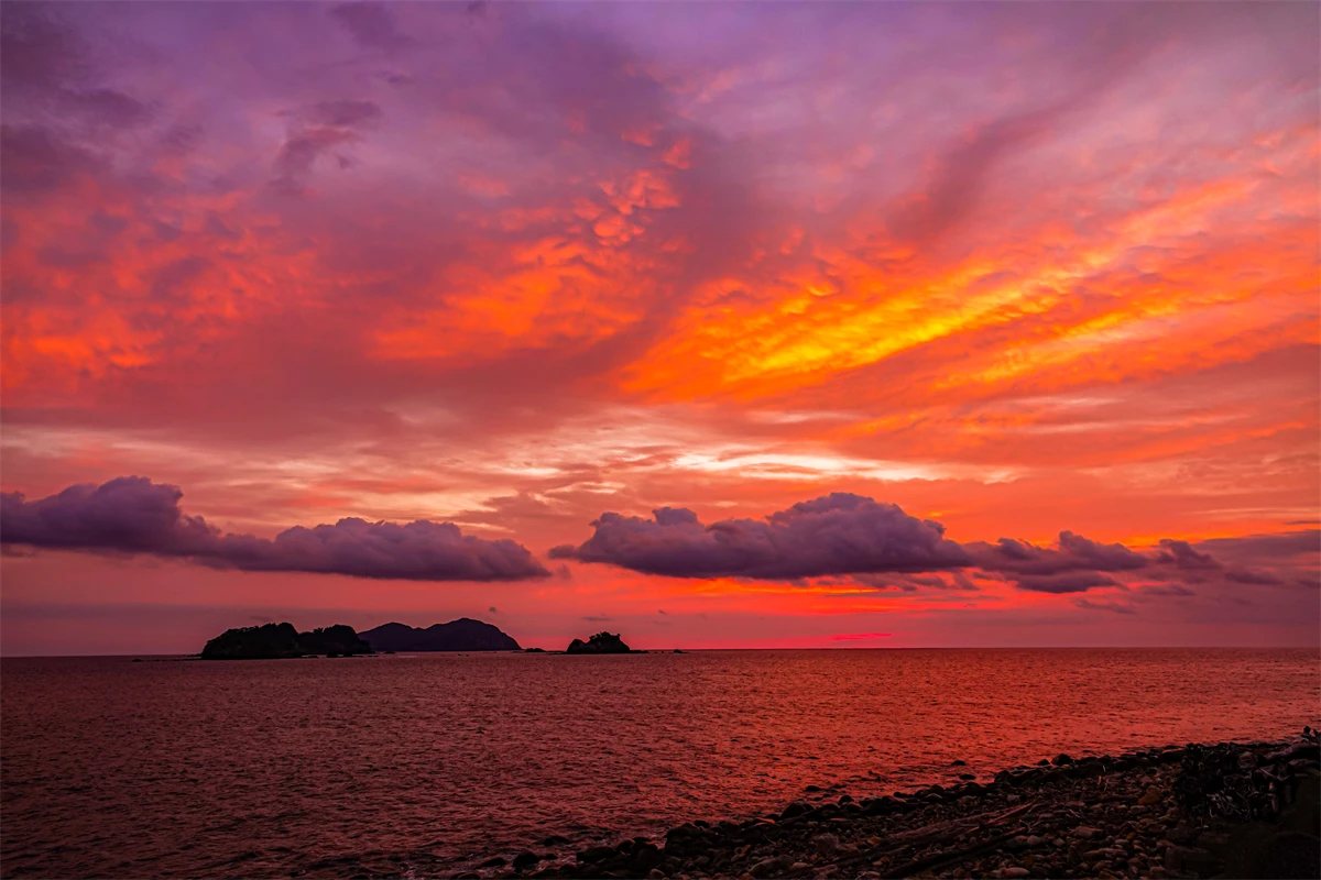 出羽島の朝焼け