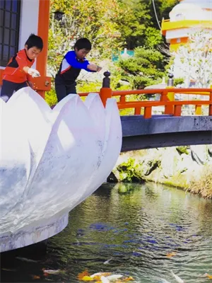 ツインズの「ごはんですよ」