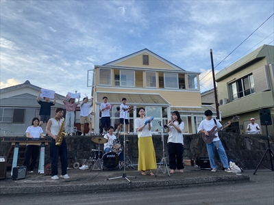 BAND